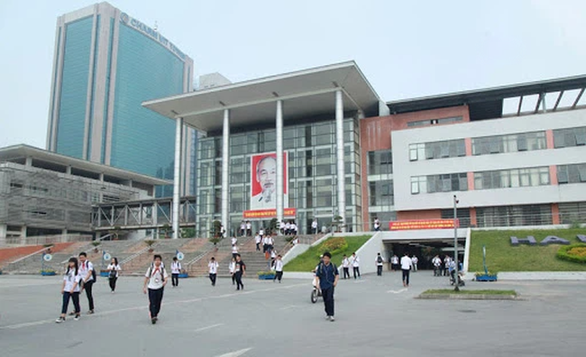 Những thông tin cần biết về 4 trường chuyên ở Hà Nội, học sinh so điểm chuẩn các năm gần nhất để tự lượng sức thi-1