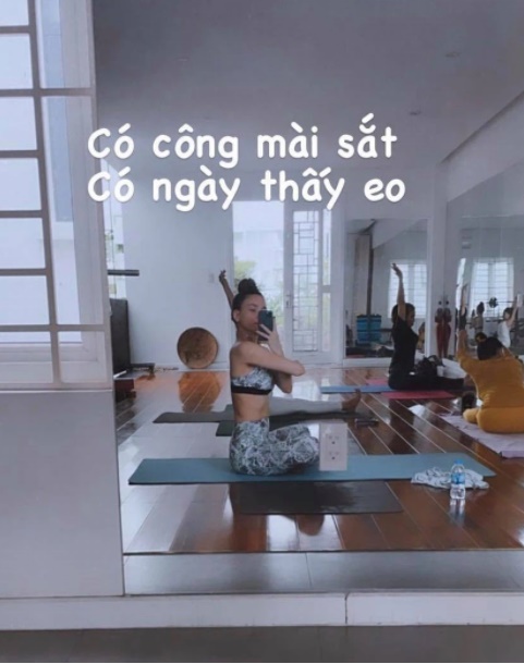 Hà Hồ tiết lộ ảnh trong phòng tập khiến dân tình không thể rời mắt khỏi body của bà mẹ 3 con-2
