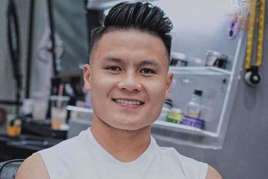Netizen xôn xao trước nghi vấn Quang Hải có bồ mới, cả mẹ nuôi lẫn bạn thân đều vào comment úp mở