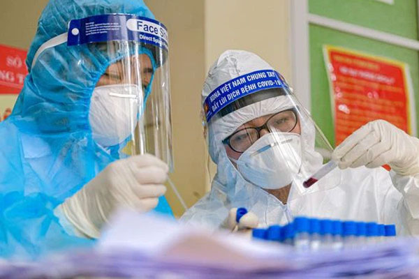 Thấy xuất hiện nhiều gàu ướt và bã nhờn trên tóc, coi chừng mắc căn bệnh ung thư dễ di căn não-2
