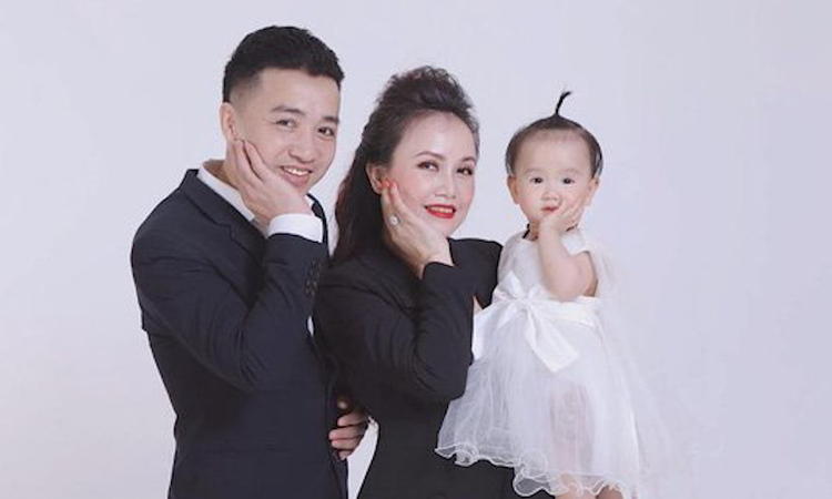 Cô Xuyến Hoàng Yến phẫu thuật nâng ngực, nâng mũi hậu ly hôn chồng thứ 4-7