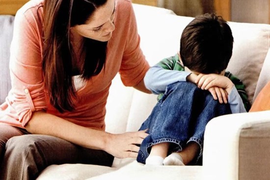 Cha mẹ có nên phóng đại con mình thông minh hơn con nhà người ta không? Đừng dùng những từ này để đánh lừa nhận thức của trẻ