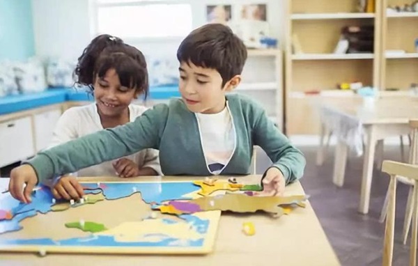 Cha mẹ có nên phóng đại con mình thông minh hơn con nhà người ta không? Đừng dùng những từ này để đánh lừa nhận thức của trẻ-2