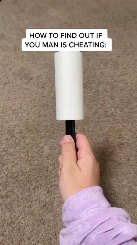 Chỉ bằng một vật dụng quen thuộc trong nhà, người phụ nữ phát hiện chồng dắt kẻ thứ 3 về nhà ân ái, khiến dân mạng ngả mũ thán phục-1