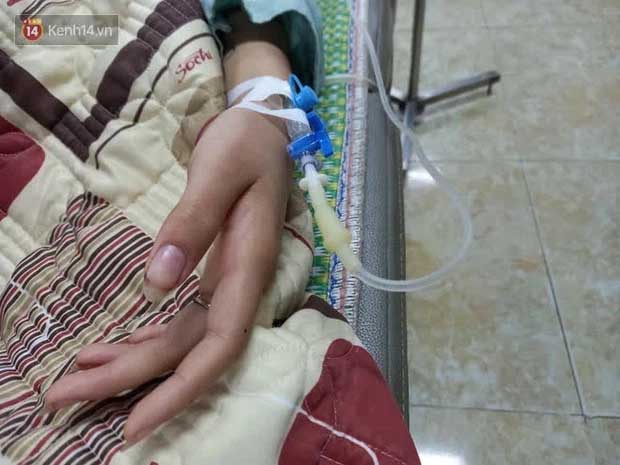 Nạn nhân vụ án mạng tại quán karaoke ở Hòa Bình: Tôi nằm ngủ say ở ghế, Dũng rút dao ra khỏi bụng tôi mới biết mình vừa bị đâm-2