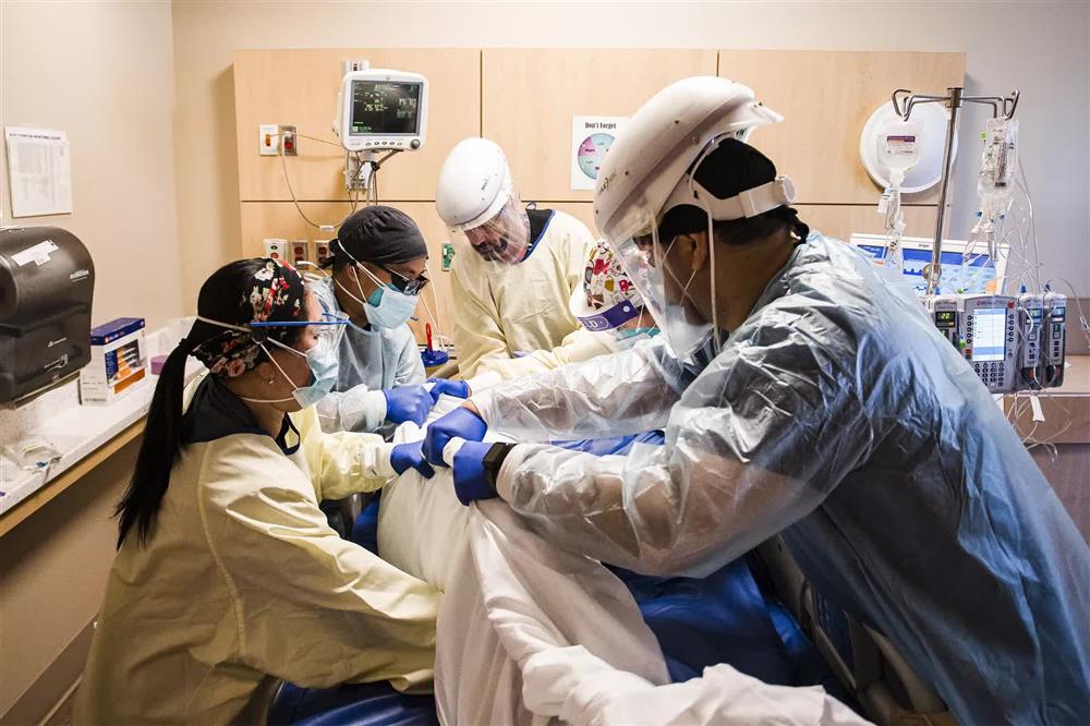 Cảm giác của người chết vì Covid-19 là như thế nào? Chỉ 2 chữ kinh hoàng, theo trải nghiệm của bác sĩ trị bệnh-4