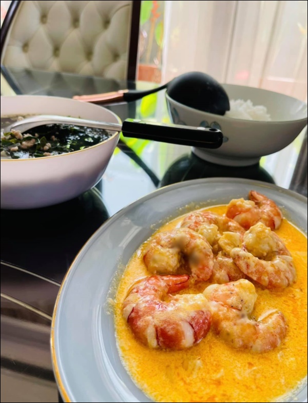 Sau Tết, Vân Hugo khéo vào bếp trổ tài làm món ốc om chuối đậu chuẩn vị Bắc, vừa ngon lại giải ngán&nbsp;ai cũng mê-4