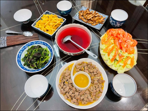 Sau Tết, Vân Hugo khéo vào bếp trổ tài làm món ốc om chuối đậu chuẩn vị Bắc, vừa ngon lại giải ngán&nbsp;ai cũng mê-8