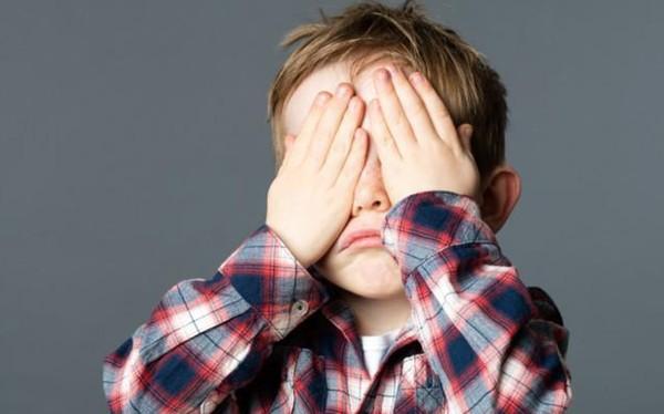Con thiếu tự tin: Nếu cha mẹ phớt lờ, tương lai của bé có thể bị ảnh hưởng sâu sắc-2
