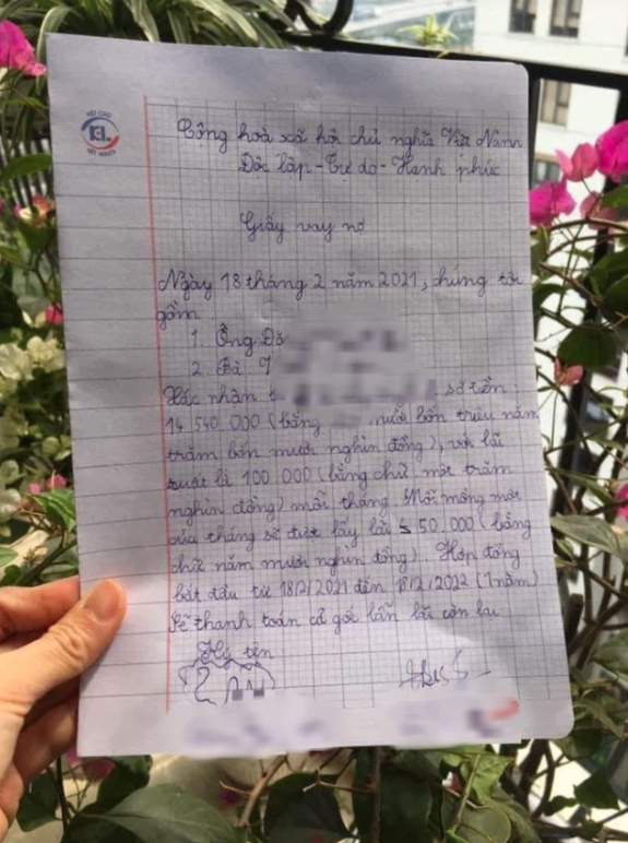 Mẹ bắt nộp khoản lì xì khủng gần 15 triệu, cậu nhóc liền đòi kí 1 biên bản, đọc từng câu mà thấy quá cao tay-1
