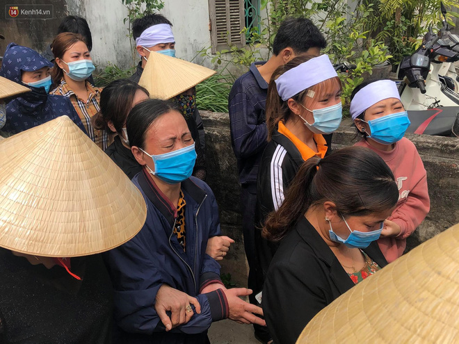 Quặn lòng đám tang của nữ sinh lớp 10 bị bạn trai bóp cổ đến chết, người thân ngã quỵ trên đường đưa tiễn-6