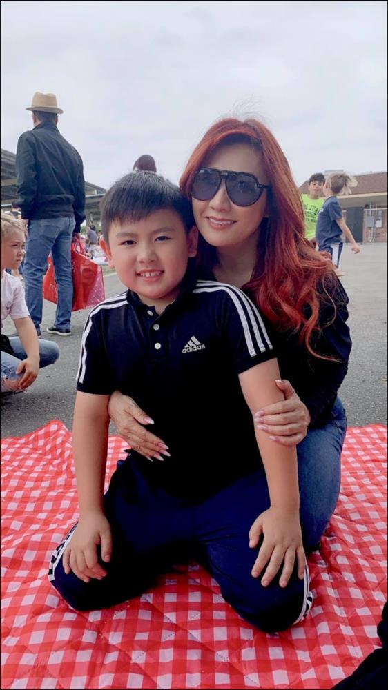 Vợ cũ Bằng Kiều dìm hàng cậu út ngủ gật khi học online, tình trạng chung khiến nhiều mẹ cũng lắc đầu, bó tay-5