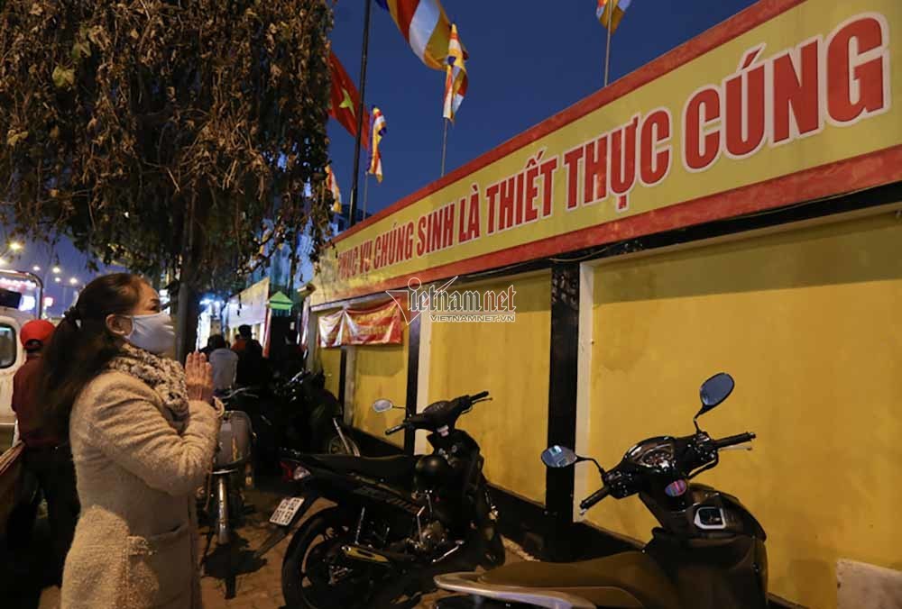 Cầu an online, chùa Phúc Khánh tạo nên cảnh hiếm thấy trong ngày dâng sao giải hạn-6