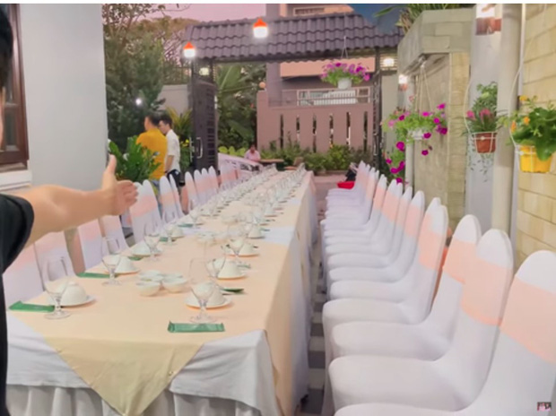 Bên trong biệt thự 50 tỷ đồng của Mạc Văn Khoa: Rộng 500 mét vuông, sân vườn sức chứa khủng tận 40 người-1