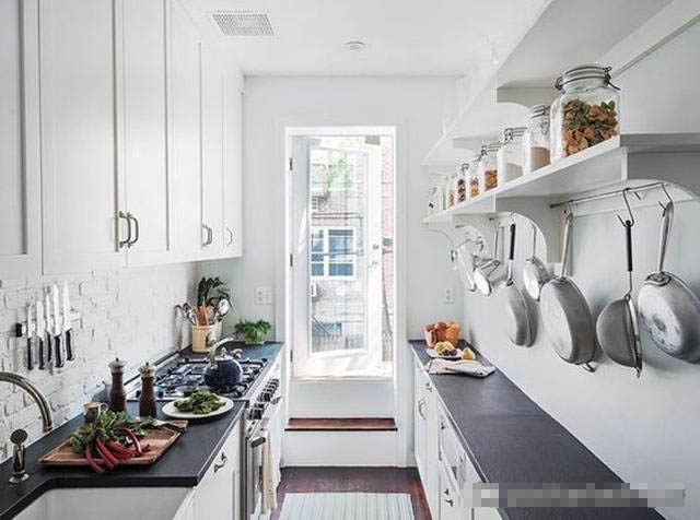 Trong nhà có phòng bếp kiểu hành lang, bạn đã nghĩ đến cách bố trí chưa?-5
