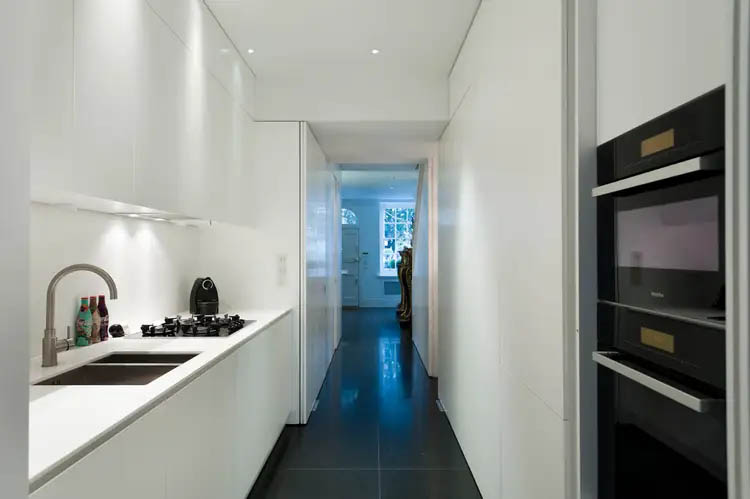 Trong nhà có phòng bếp kiểu hành lang, bạn đã nghĩ đến cách bố trí chưa?-8