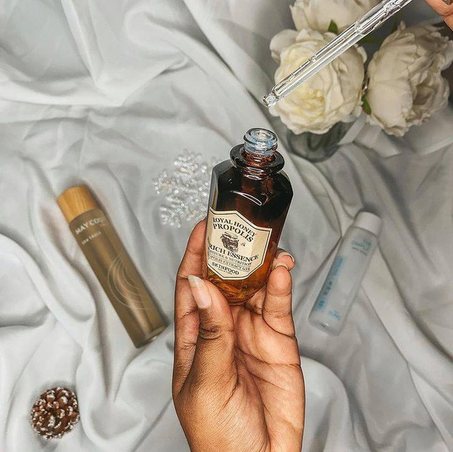 Sau khi nói chuyện với các chuyên gia, nàng BTV đã quyết định cạch mặt 5 sản phẩm có thể khiến da xấu đi trông thấy này-3