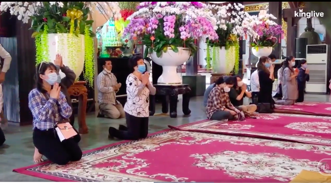 TP.HCM: Nhiều chùa không tổ chức lễ rằm tháng Giêng vì dịch Covid - 19, lượng người dân đi lễ chỉ bằng 2/10 so với mọi năm-1