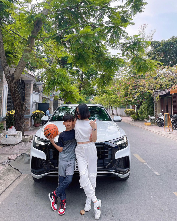Lệ Quyên đưa Lâm Bảo Châu du lịch chung với con riêng 10 tuổi: Khăng khít thế này thì mau chốt đơn cưới vội!-5