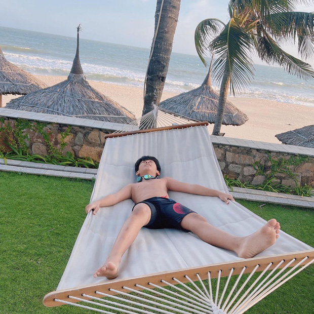 Lệ Quyên đưa Lâm Bảo Châu du lịch chung với con riêng 10 tuổi: Khăng khít thế này thì mau chốt đơn cưới vội!-7