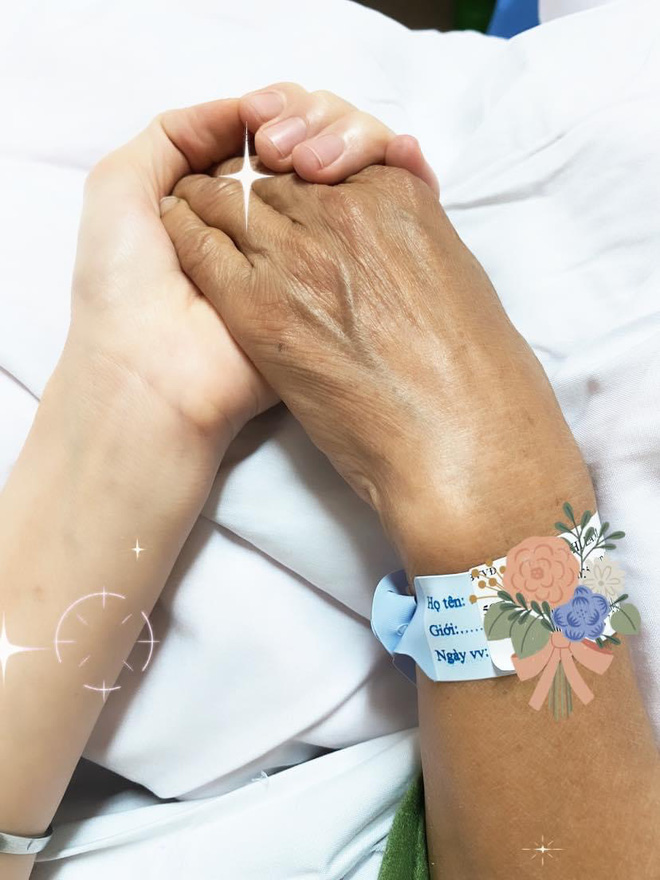 Cô gái chạy xe hơn 100km về nhà gội đầu cho mẹ lần đầu tiên và dòng chia sẻ khiến tất cả rưng rưng nước mắt-1