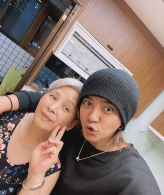 Lương Sơn Bá La Chí Tường phải đi quét rác sau scandal ngoại tình, quan hệ tập thể gây rúng động-4