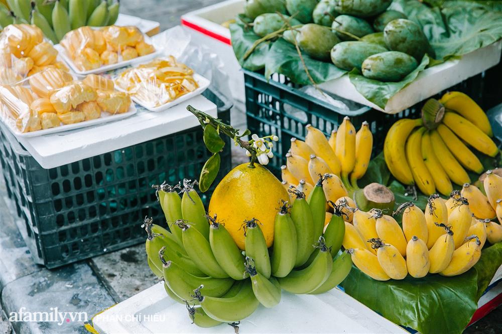 Hàng bưởi Diễn da vàng óng có từng búi hoa tươi giá tận 100k/quả, bà chủ thu cả chục triệu mỗi ngày!-10