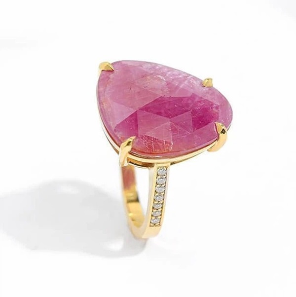 Mới thông báo mang thai không lâu, Meghan Markle đã ẩn ý tiết lộ giới tính em bé thứ hai bằng cách đầy thú vị và xa xỉ-2