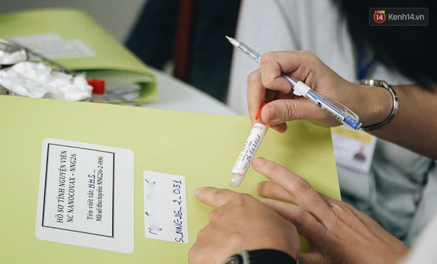 Cận cảnh những mũi tiêm vaccine Covid-19 của Việt Nam cho người dân Long An-11