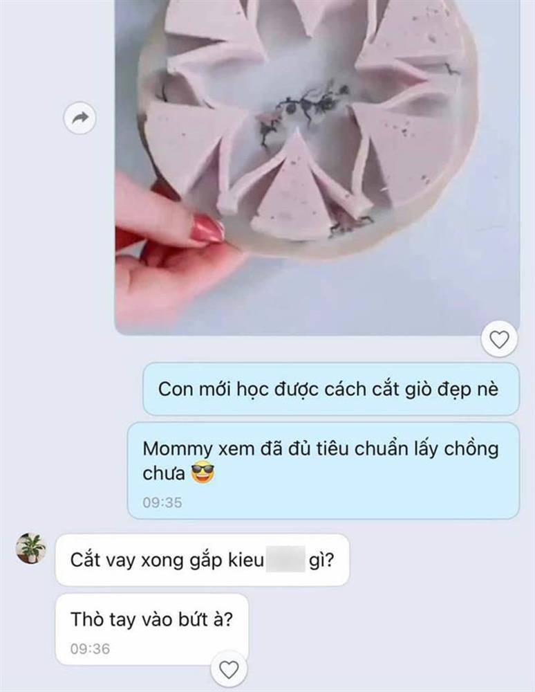 Cô nàng học được cách cắt giò lụa đẹp như bông hoa 6 cánh nhưng thành phẩm ra lò lại bị mẹ dội gáo nước lạnh vì không biết phải ăn thế nào!?-3