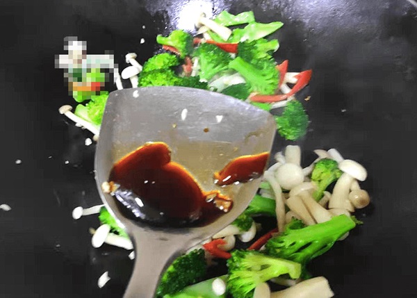 Cả Tết ăn súp lơ tưởng đã chán, nhưng nếu được xào với thứ này vẫn cực ngon, chỉ muốn thưởng thức mãi-10