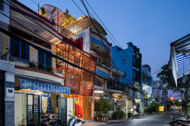Thương mẹ 30 năm ở nhà xuống cấp, con gái xây tặng ngôi nhà ngoài đóng, trong mở cực độc ở Sài Gòn-2