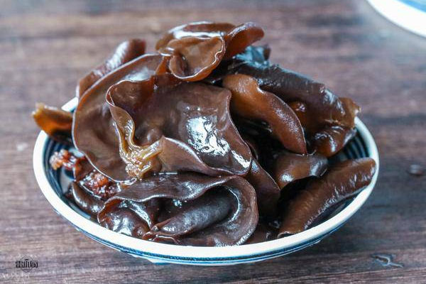 Ngâm mộc nhĩ kiểu này chẳng khác gì tạo ra thuốc độc, thậm chí còn sinh chất gây ung thư hạng nhất cho cơ thể-1