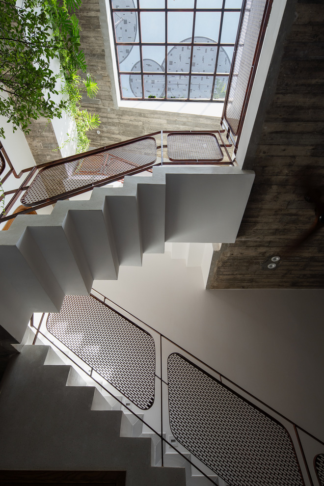 Thương mẹ 30 năm ở nhà xuống cấp, con gái xây tặng ngôi nhà ngoài đóng, trong mở cực độc ở Sài Gòn-8