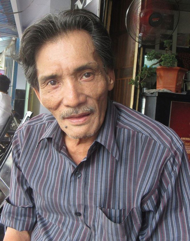 Cuộc sống chật vật của diễn viên Thương Tín ở tuổi 65: Sức khỏe yếu đi nhiều nhưng vẫn phải làm đủ việc mưu sinh nuôi vợ trẻ và con nhỏ-2