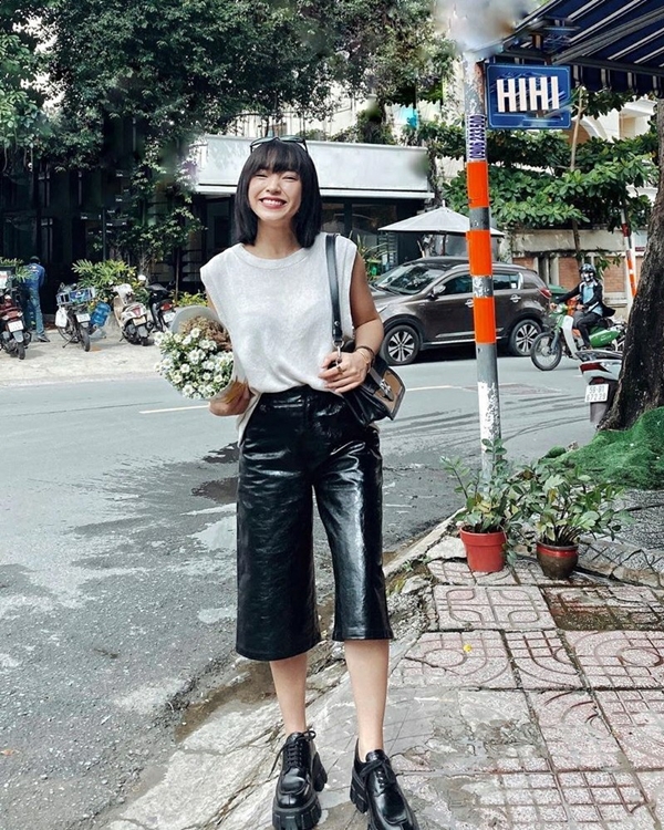 Học sao Việt diện đồ đen trắng vừa đơn giản lại trendy-4