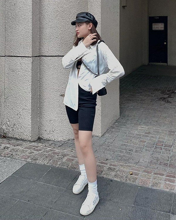 Học sao Việt diện đồ đen trắng vừa đơn giản lại trendy-6