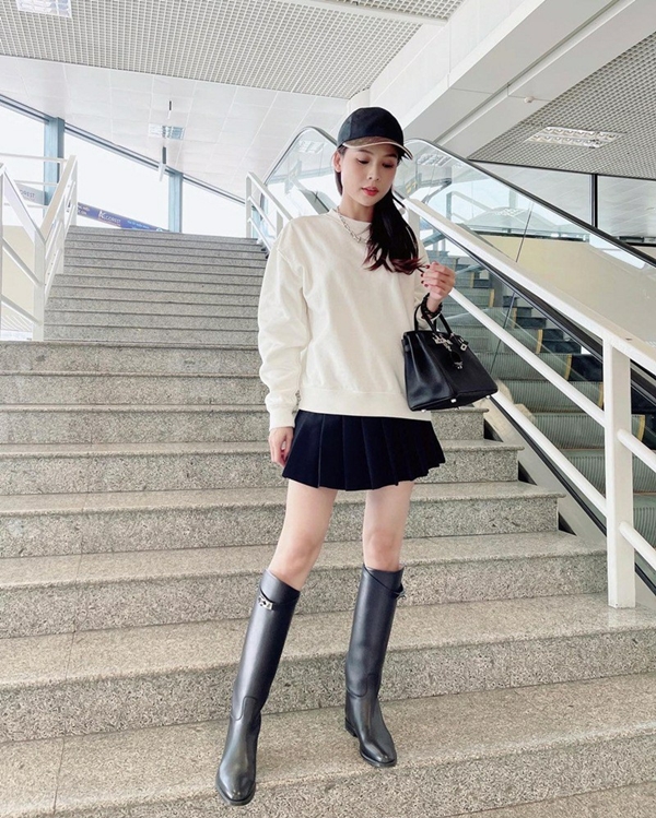 Học sao Việt diện đồ đen trắng vừa đơn giản lại trendy-8