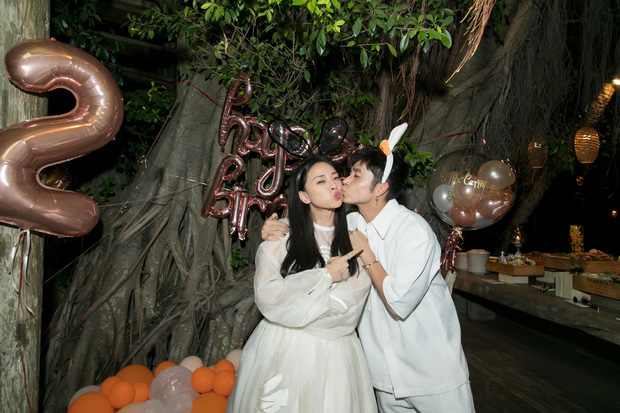 Ngô Thanh Vân công khai kề cận Huy Trần, ra mắt Xuân Lan - Jun Phạm và hội bạn sao Vbiz trong tiệc sinh nhật hoành tráng-3