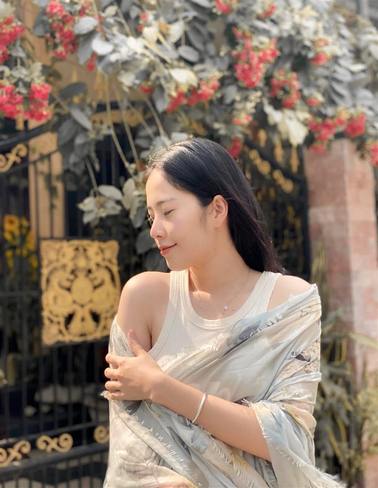 Bông hậu ồn ào nhất Vbiz, Nam Em lột xác với street style đẹp quên sầu khiến dân tình phải ngỡ ngàng-10