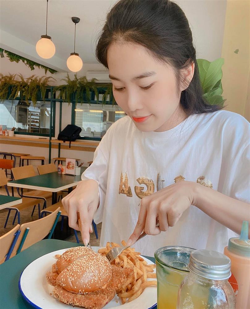 Bông hậu ồn ào nhất Vbiz, Nam Em lột xác với street style đẹp quên sầu khiến dân tình phải ngỡ ngàng-14