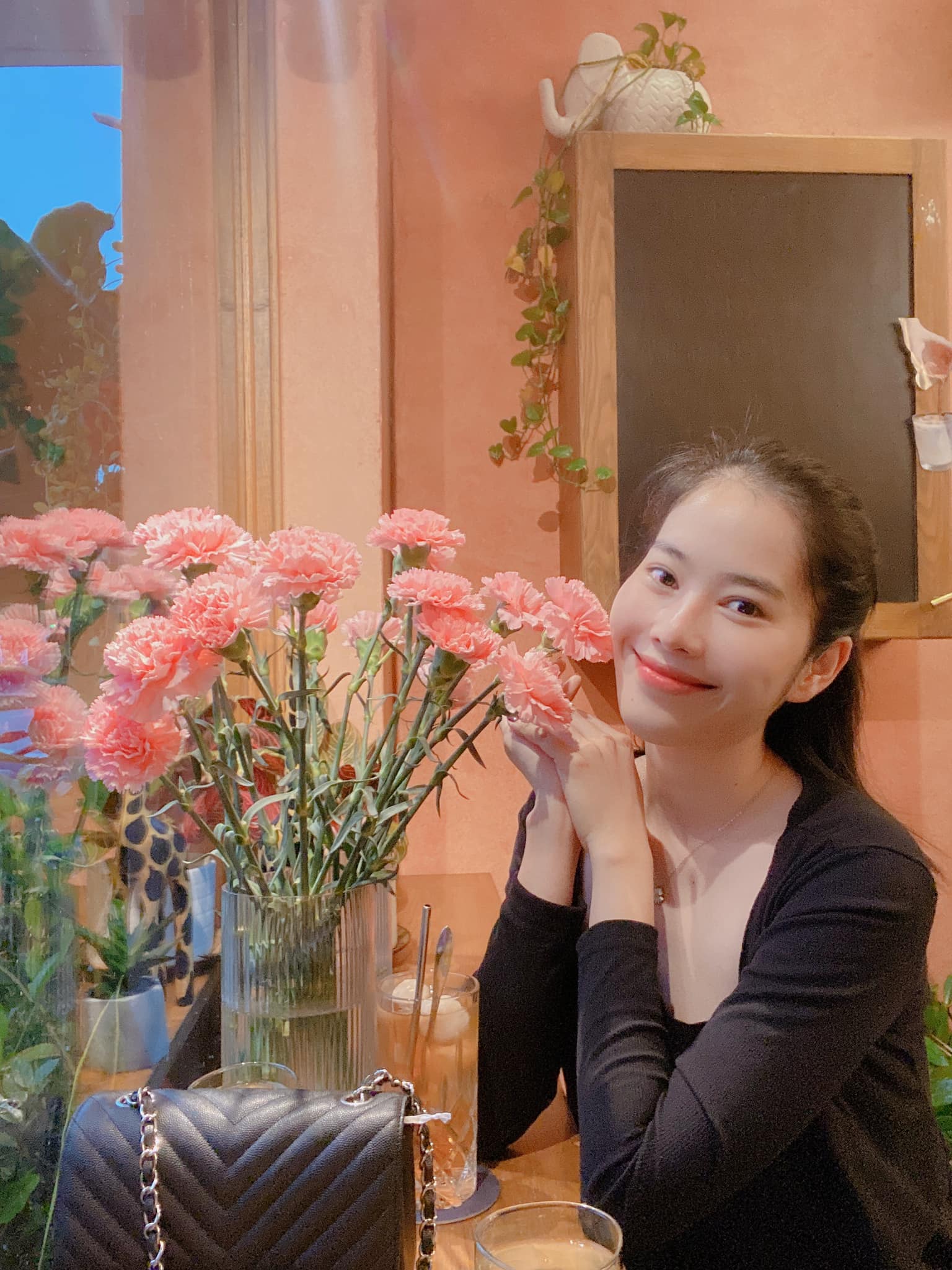 Bông hậu ồn ào nhất Vbiz, Nam Em lột xác với street style đẹp quên sầu khiến dân tình phải ngỡ ngàng-7