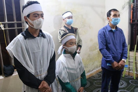 Đau thương bao trùm ngôi nhà của nữ cán bộ y tế tử vong trên đường đi trực chốt