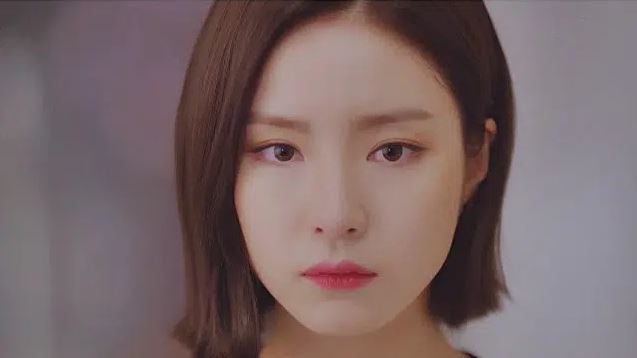 Tự hào về con rể giàu có, một lần lên chơi nhìn cách anh chăm vợ bố liền đòi lại con gái-1