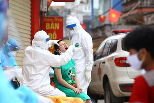 Bệnh nhân đầu tiên mắc Covid-19 ở Gia Lai tái dương tính, gấp rút đưa chồng và con đi cách ly-2