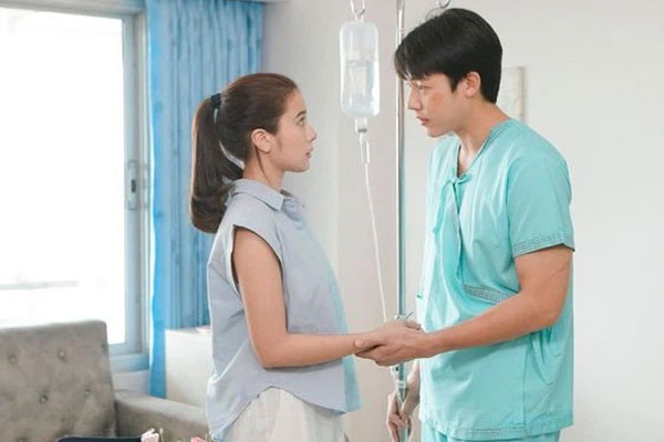 Tỉnh dậy sau tai nạn thập tử nhất sinh, chồng chết điếng nhìn bộ dạng của vợ rồi bật khóc ân hận, vội vàng sửa đổi thói quen cả chục năm-1