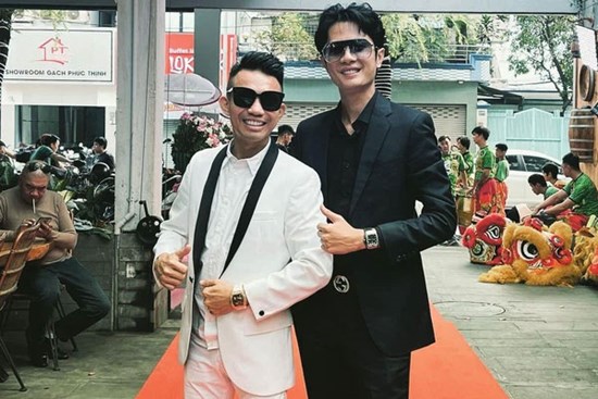 Giữa lúc ồn ào, hai cái tên Minh Nhựa và Huỳnh Phương bất ngờ đứng chung khung hình