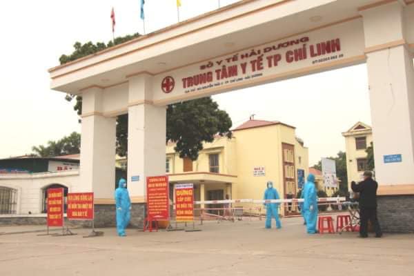 Niềm vui, xúc động giây phút giải thể bệnh viện dã chiến số 1 ở Hải Dương sau hơn 1 tháng điều trị cho hàng trăm bệnh nhân COVID-19-1