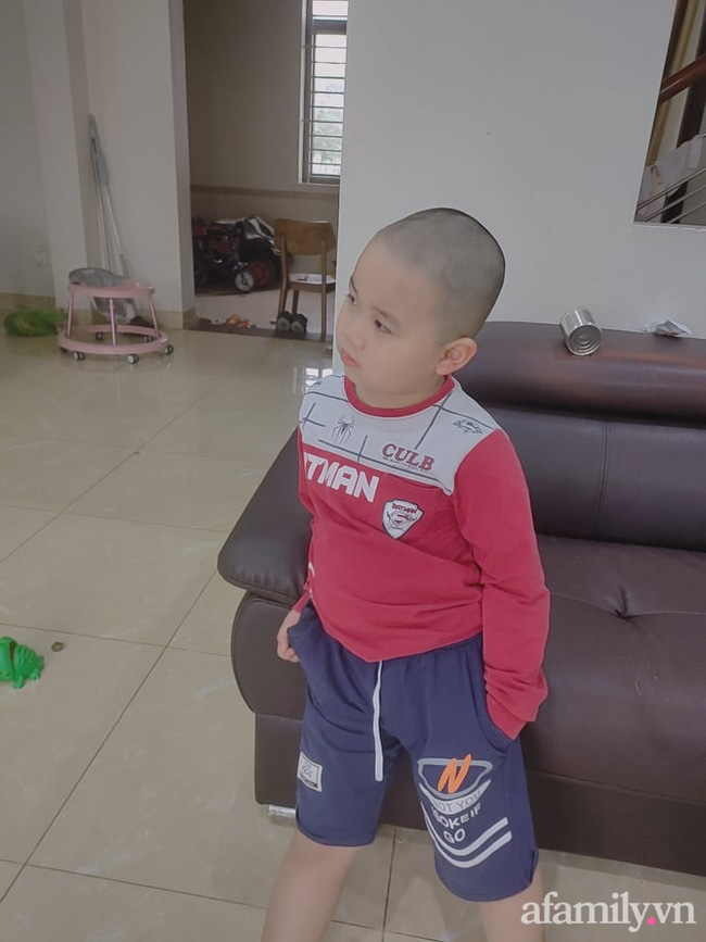 Con trai nghịch dại lấy kéo tự cắt một mảng tóc, bố liền ra tay kèm lời nhắn: Yên tâm để bố sửa cho và cái kết khiến tình phụ tử rạn nứt-9