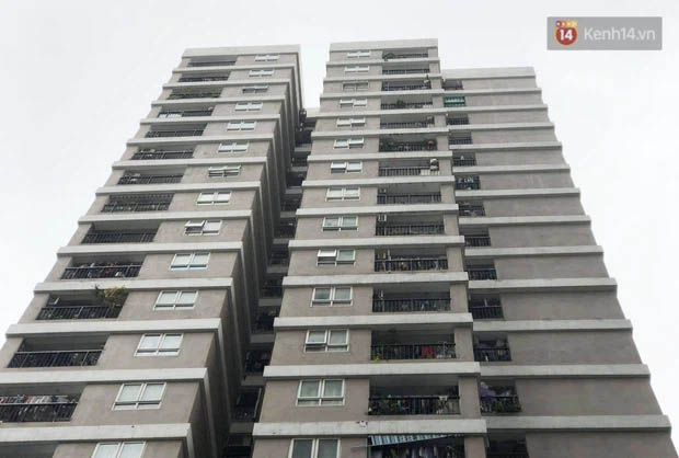 Người dân bàng hoàng kể lại khoảnh khắc người đàn ông cứu cháu bé rơi từ tầng 12: Mọi người khắp nơi la hét thất thanh, cháu bé cũng khóc lớn-1